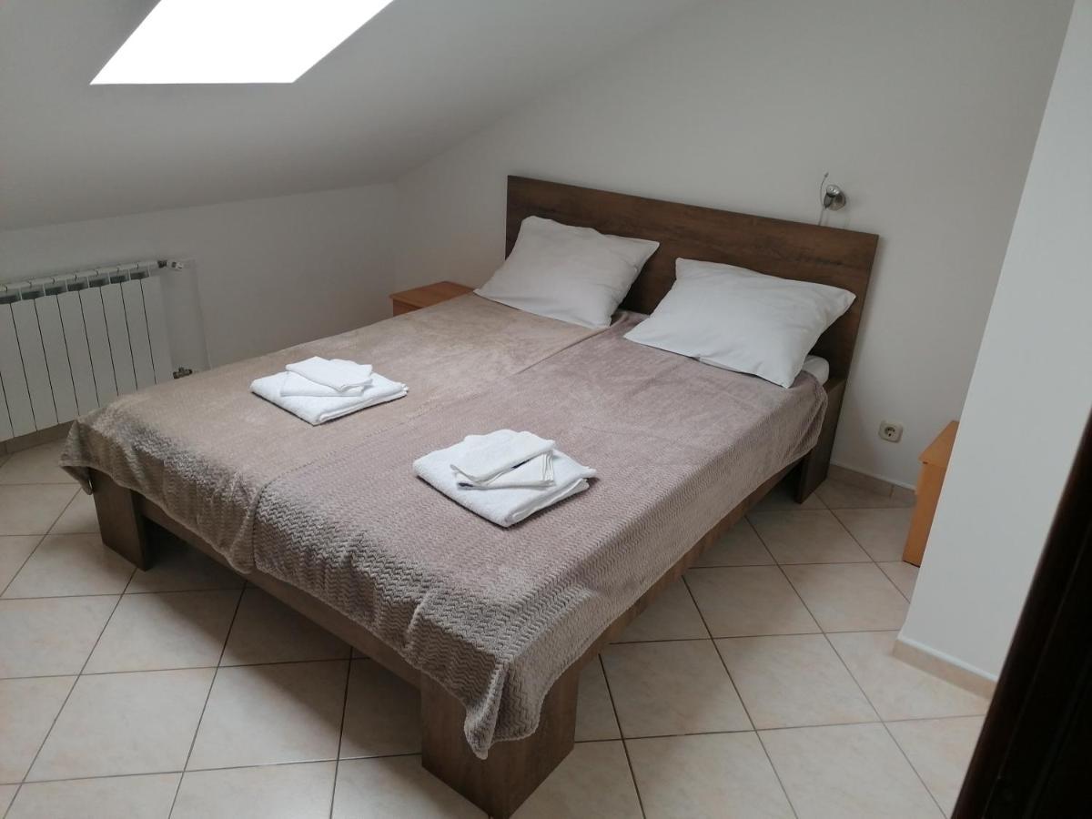 Apartmani Stille Karlobag Kültér fotó